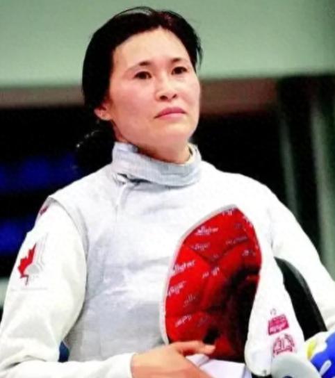 被誉为“亚洲第一剑”的栾菊杰，拿到人生第一个击剑冠军之后，很快改了国籍，入加拿大