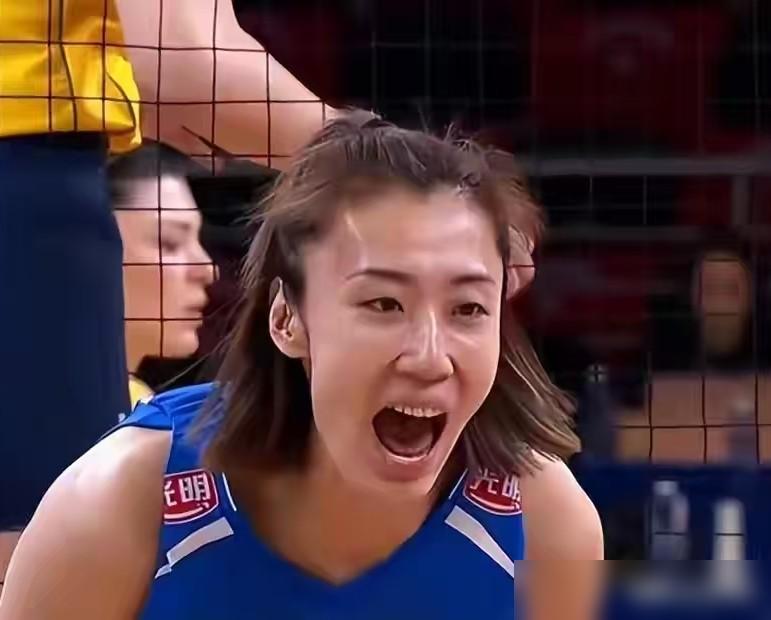 输球就怪年轻？这话听得我真来气！五连胜后输给巴西，主教练赛后开口就是“队伍太