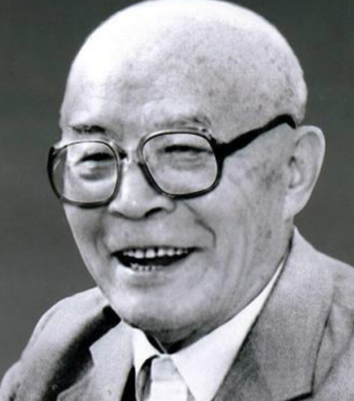 1942年，八路军27团陷入日军重围，吕正操审时度势：“暂时放弃突围。”大伙惊叫