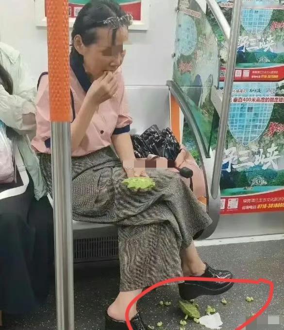莲子心很苦，但不是乱丢的原因啊