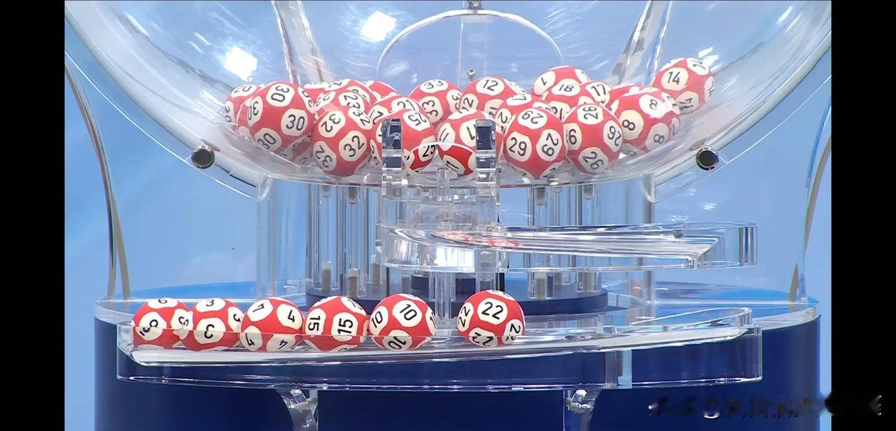 双色球149期怎么看，随便聊聊上期比前一期更过份，小号直接开出5枚，大号的天