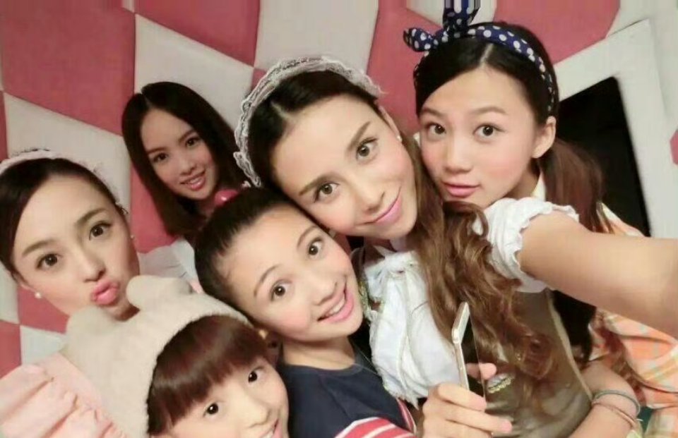 我的少女时代有一个严重的魔法少女梦。我总是想象着自己成为人人崇拜的大魔法家，幻