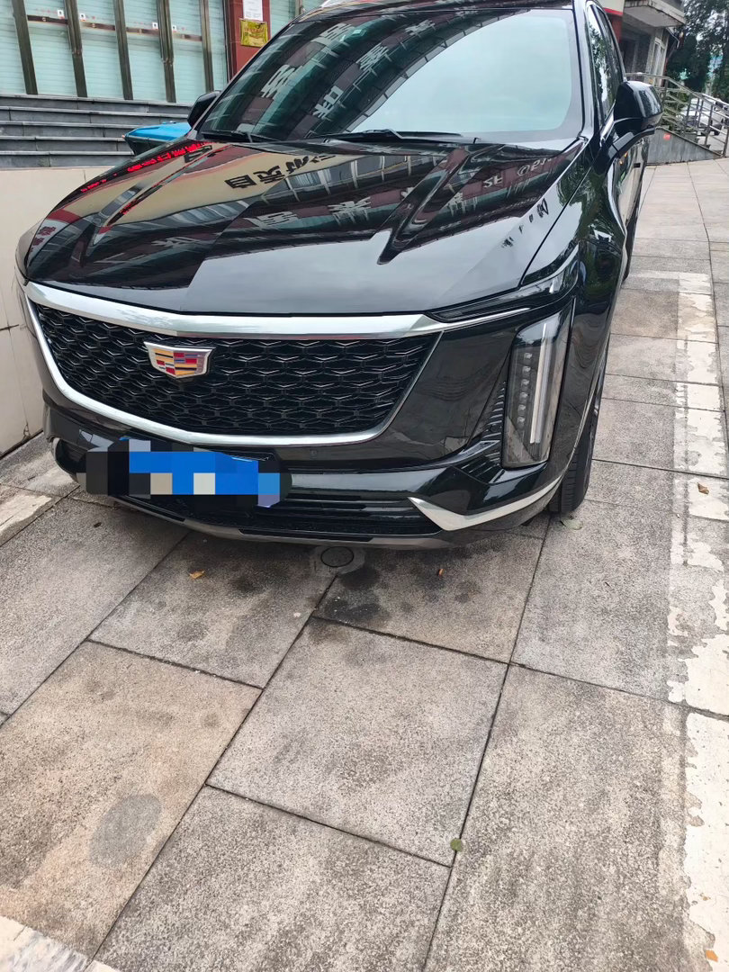 豪华中型SUV凯迪拉克XT5，近期终端优惠力度可观，热度慢慢走高，很多喜欢美系豪华质感车友会关注这款