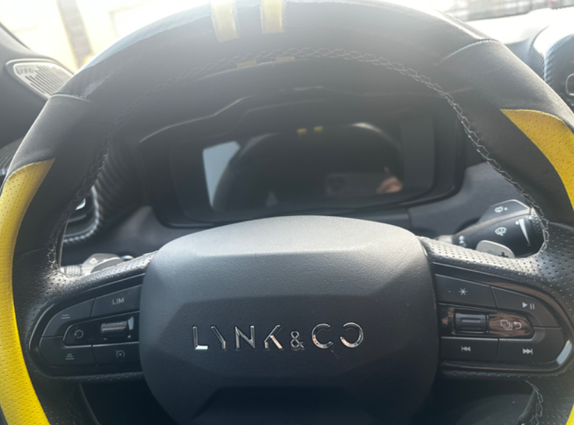 领克03购买来行驶2个月2千多公里刹车失灵，购买记忆座椅失灵，每天行驶20公里左