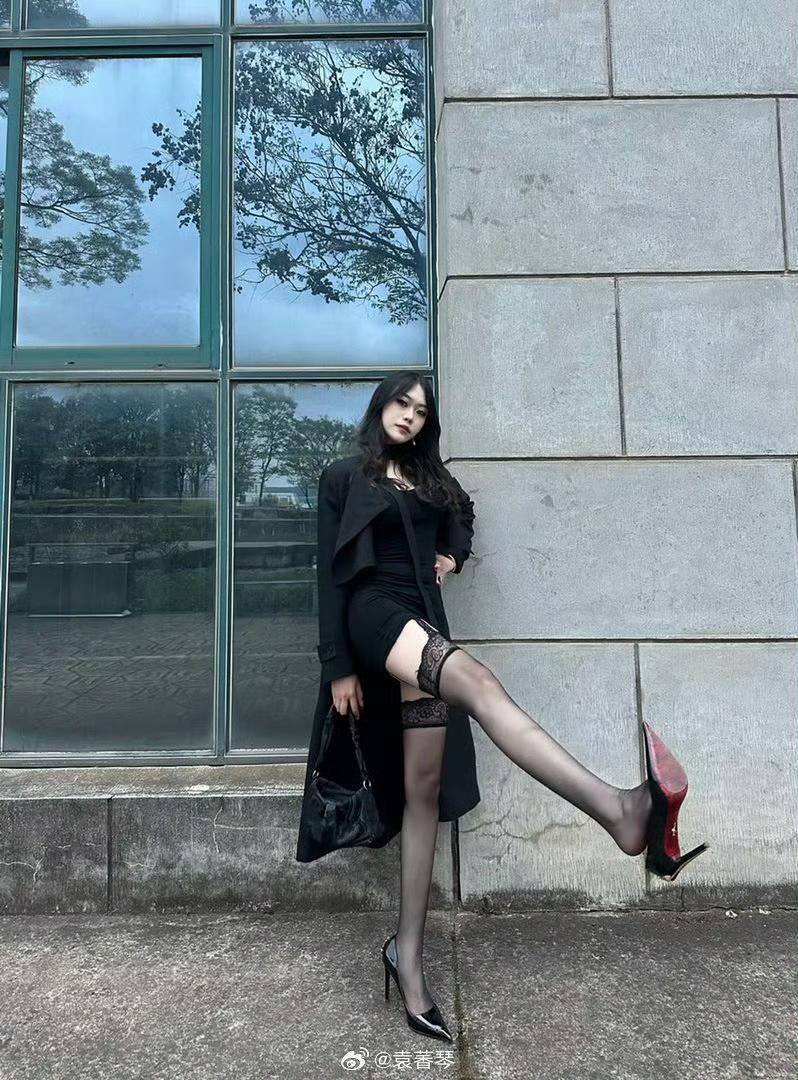 老实告诉你我一点都不老实~ootd今天穿什么​​​