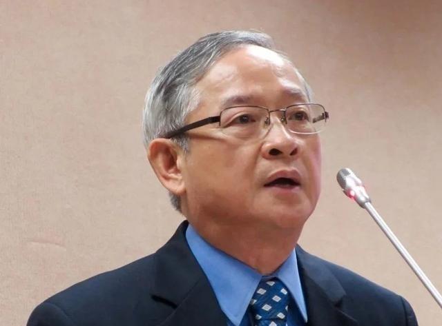 台湾知名人士林郁方：“我实在看不懂大陆造那么多武器装备，造那么多航母干什么，还频