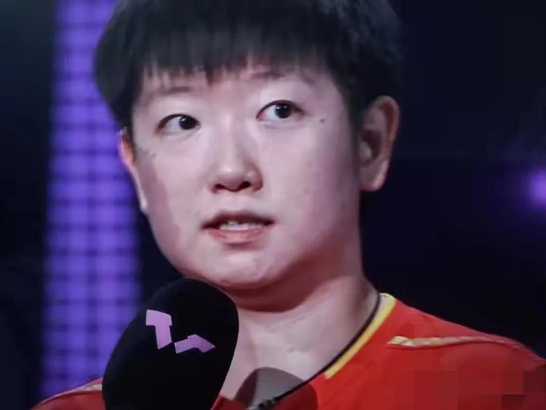 温特的球拍是防弧胶皮，不能直接硬攻的。运动员的球拍不一样，打法就不一样，陈幸同