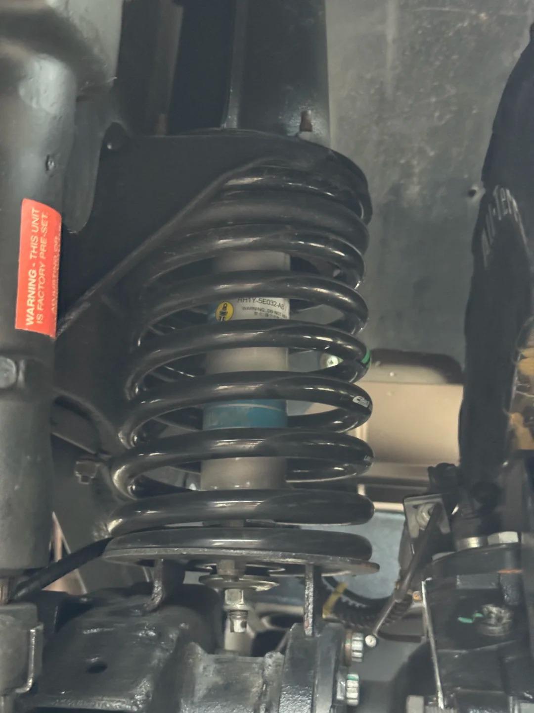 新车700万的路虎卫士WorksV8到国内了