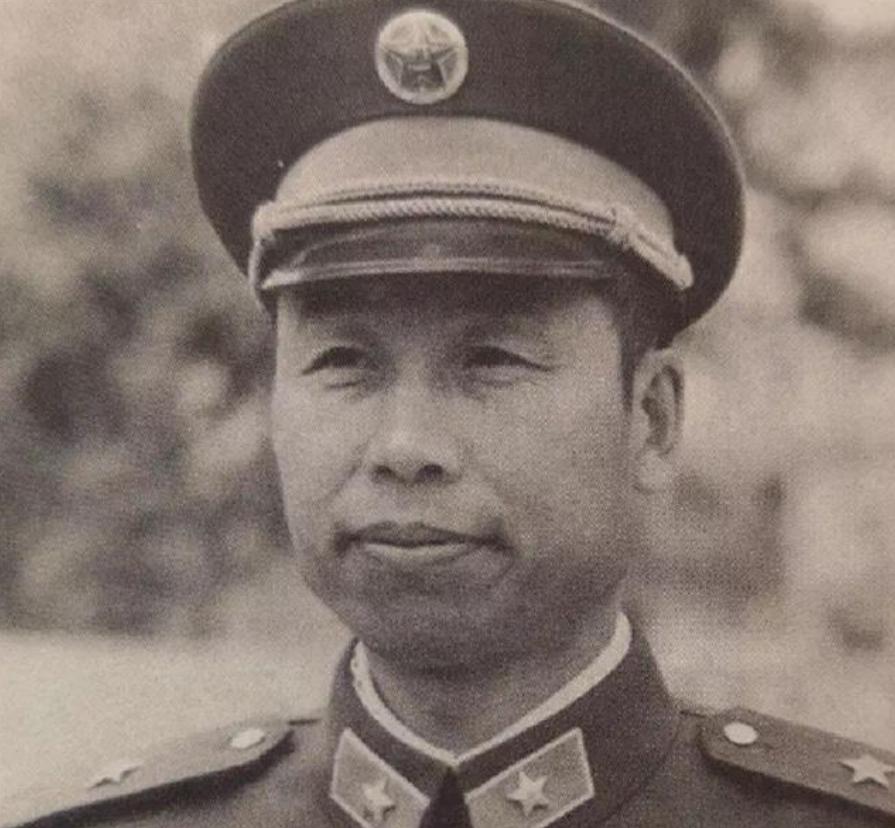 1985年夏，云南老山前线。49岁的刘玉尊接到一纸命令——32师撤编，他本人“另
