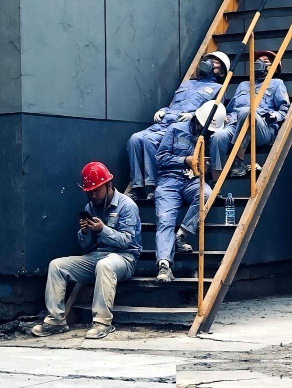 全面双休真的要来了？今天聊个“老生常谈”但真没几个人当回事的事：双休。先别急