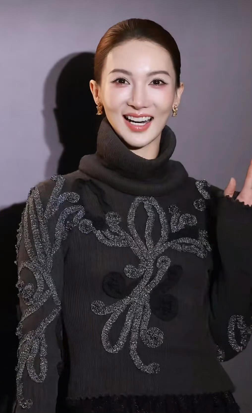 金晨的鼻子还能救么金晨医美