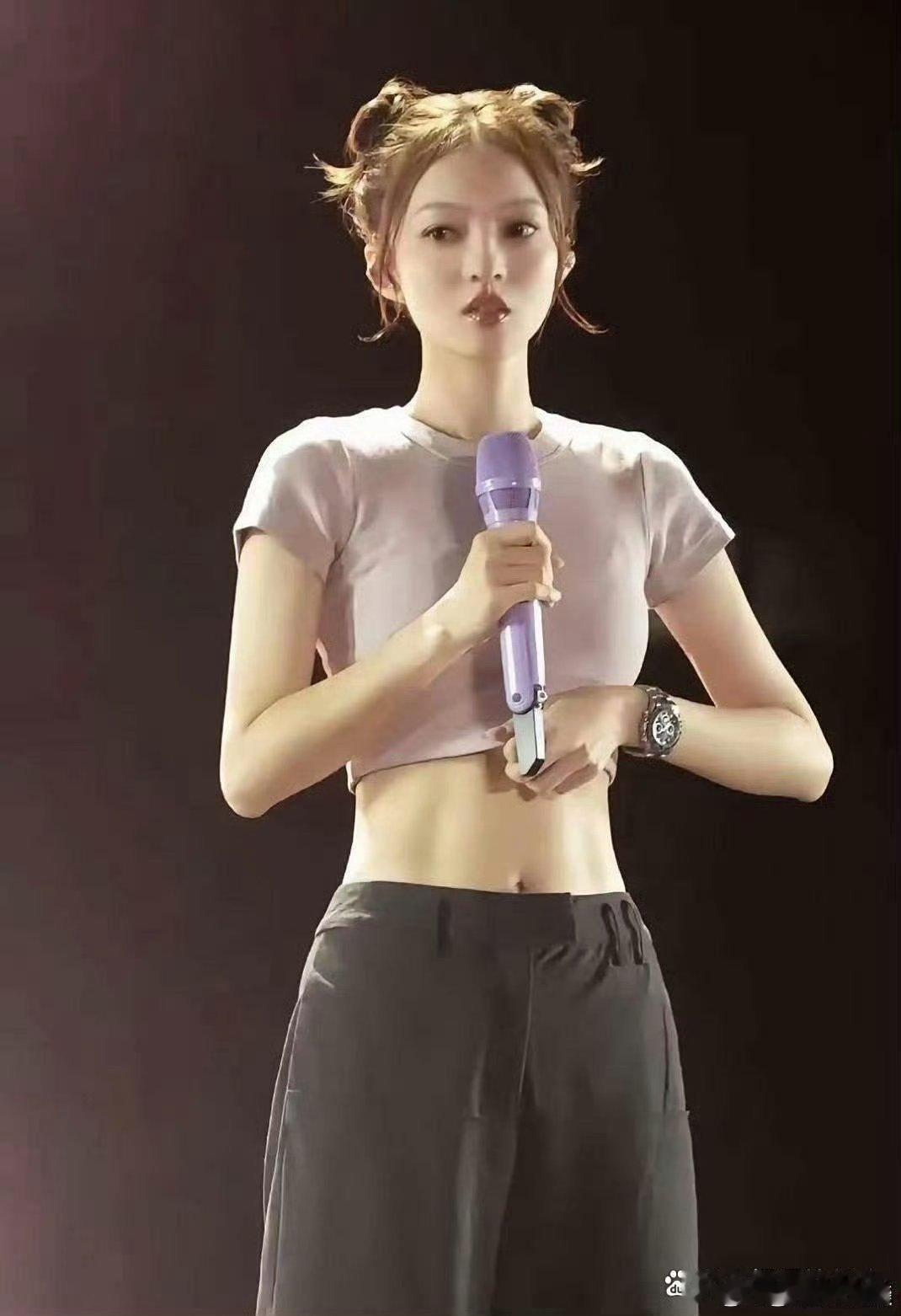 张韶涵这身材真好，谁看了不迷糊？！​​​