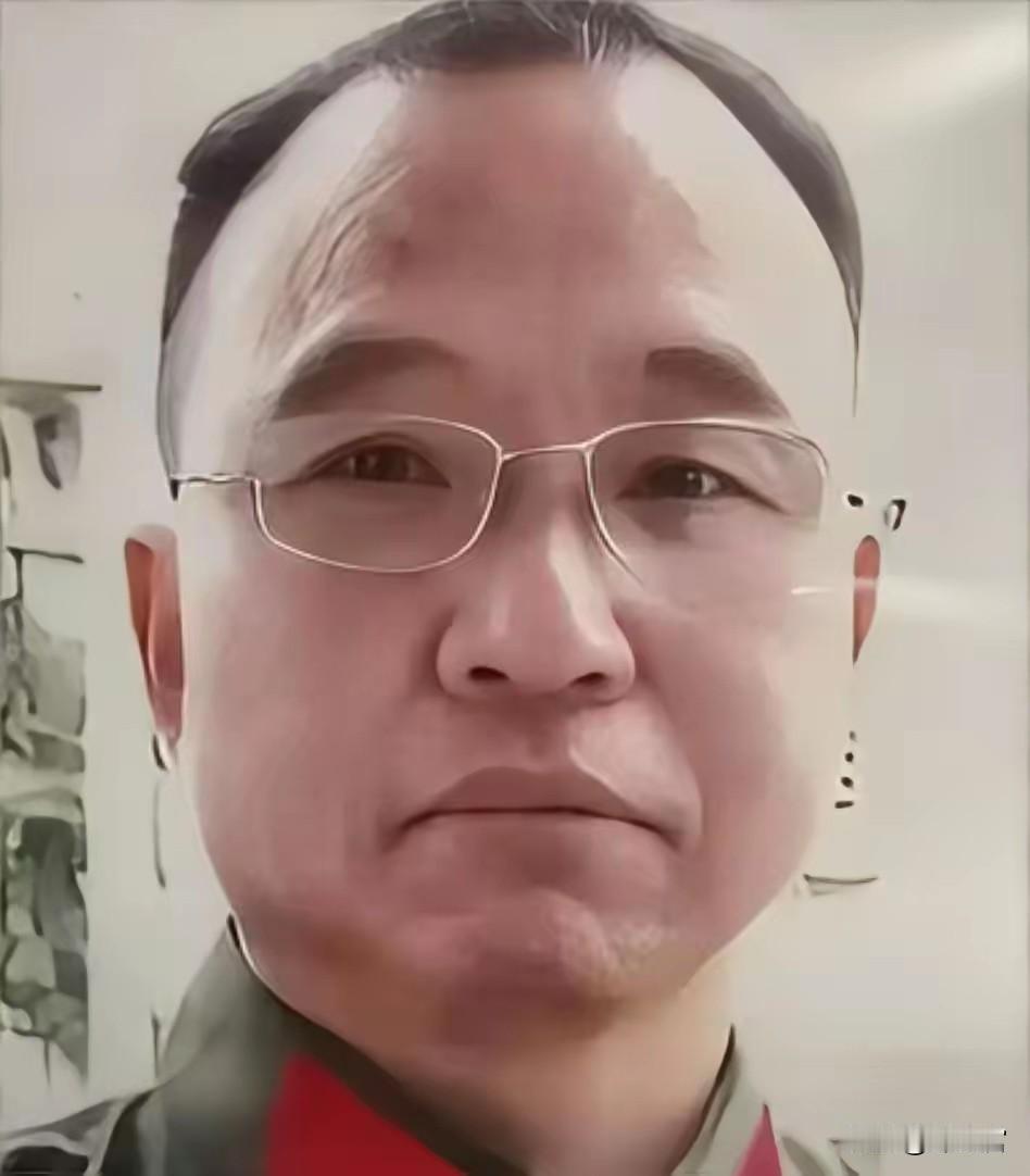 1984年，战士李陶雄中弹牺牲，送葬途中遗体竟两次从车上跌落，护士郑英察觉异样，