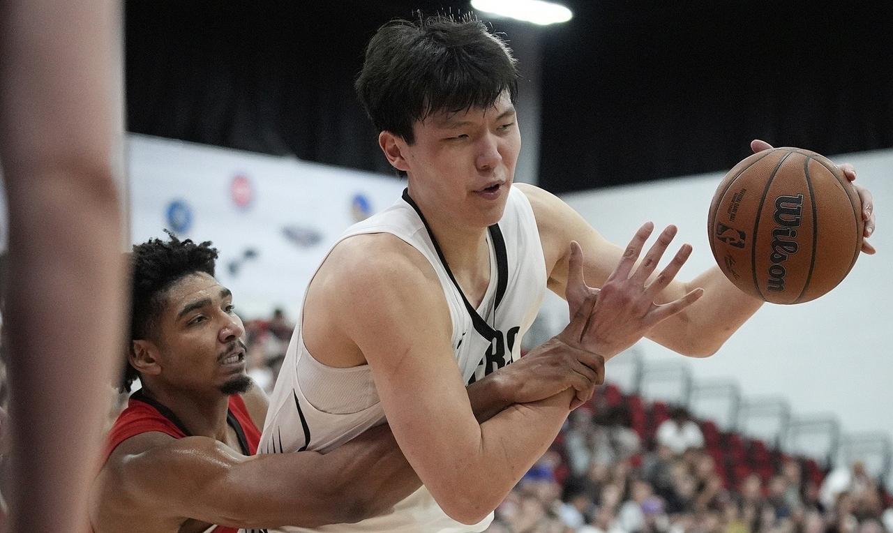 验货成功！杨瀚森夏联表现★打勇士上了23分钟，投篮7中3，三分3中1，罚球4中