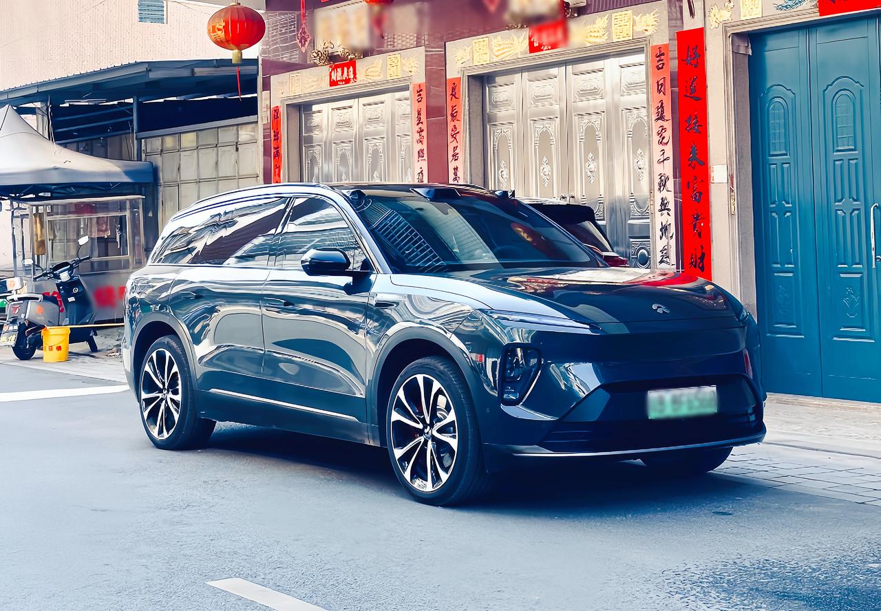 🚗这台蔚来ES82022款580KM签名版六座，之前续航基本没上过450