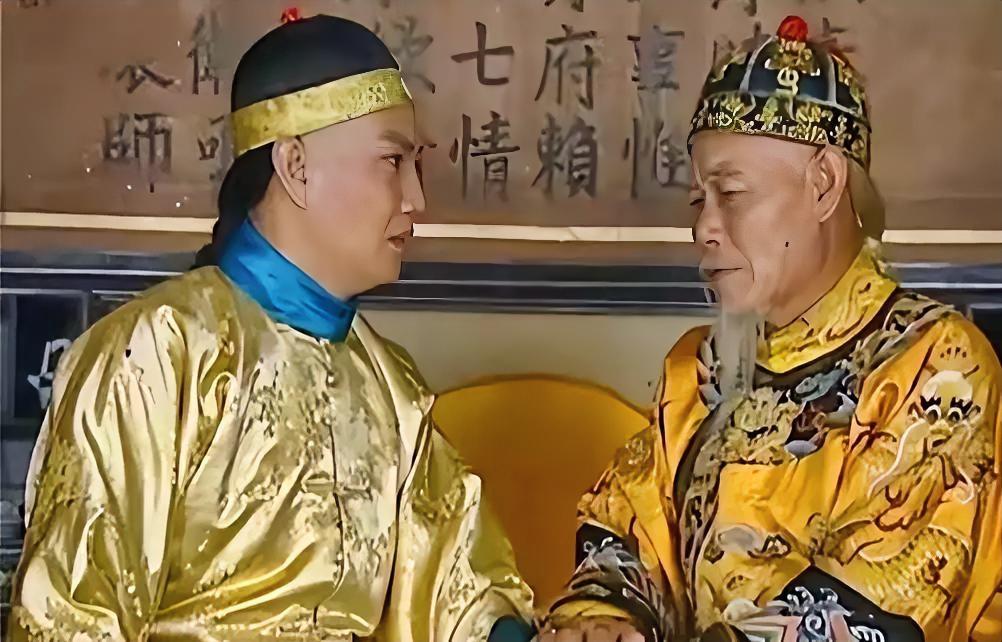 乾隆刚咽气，嘉庆就盯着后宫那九位庶母的名单发呆。太监总管颤巍巍地问：“陛下，要不