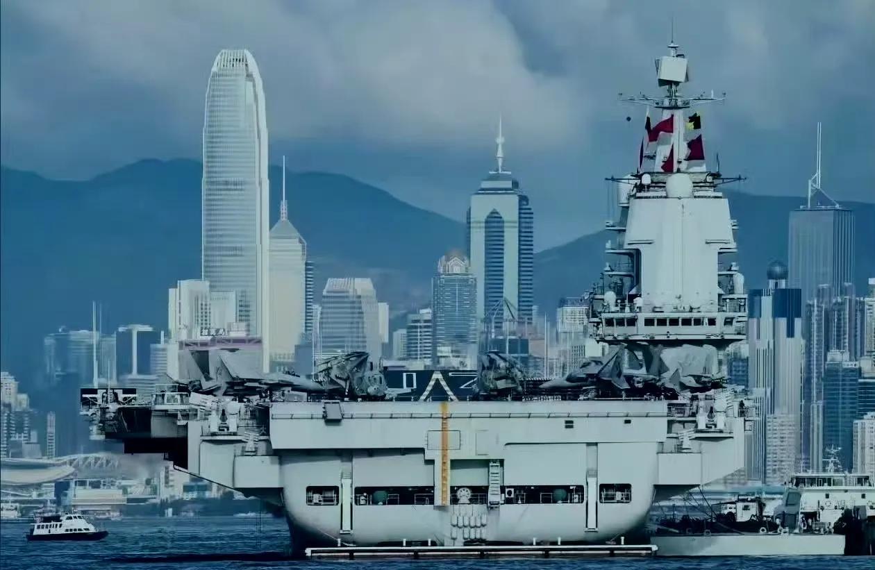 咱就说，现在把#山东舰#拍的这么大，以后怎么忽悠别人啊！[捂脸哭][捂脸哭][捂脸哭]