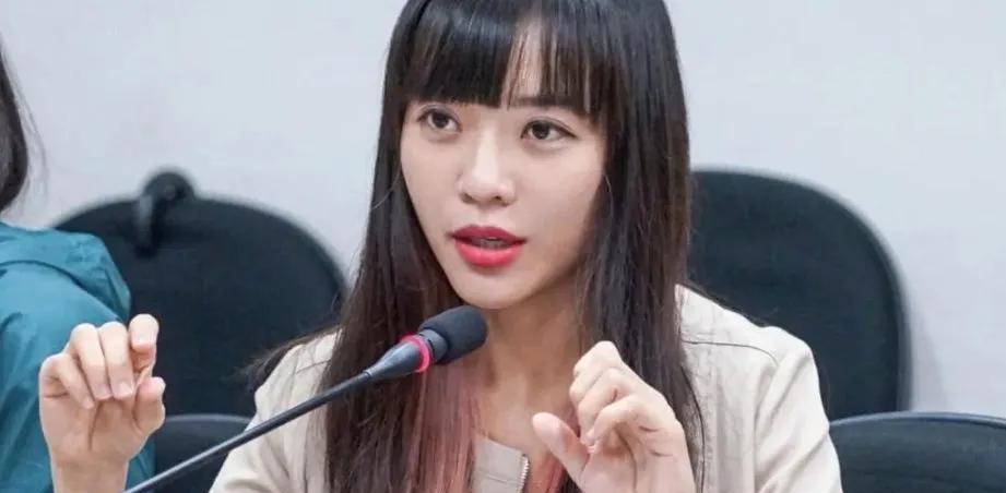 网传在大陆赚钱的“台独”家庭：1、民进党党团总召柯建铭的两个儿子；2、台湾地
