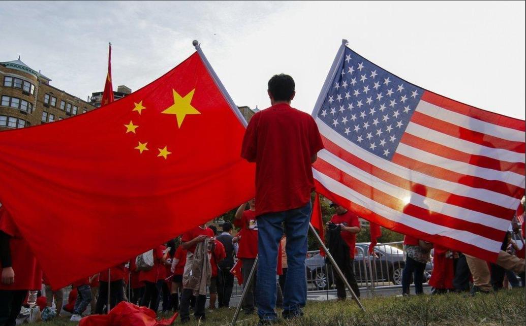 上一场贸易战咱们打赢了吗？其实前两场咱们都输了，08年的那场导致人民币贬值了一