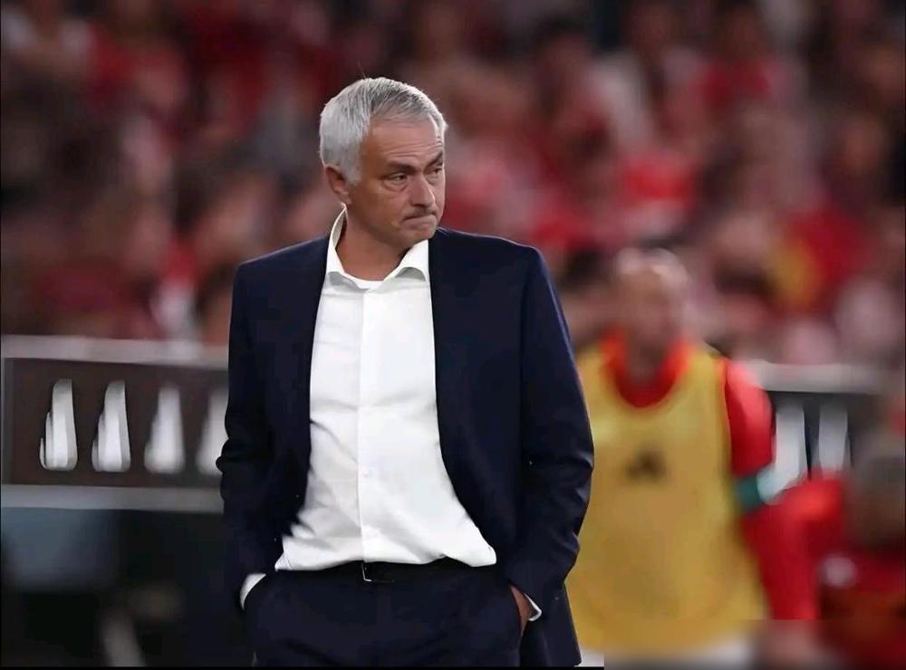 见证奇迹的时刻！这个夜晚🌃属于穆里尼奥及本菲卡球队。当时就是在欧冠第六轮，