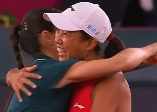 张帅/科斯蒂亚组合2-0横扫捷克组合马列科娃/斯科奇，林茨站捧杯！