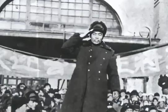 败退台岛的老蒋，听到曾泽生率领50军，在朝鲜战场上把美军、英军，打得跪地喊娘的时