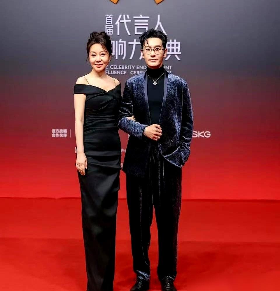 看完最近的黄晓明，我是真替他觉得累。这哥们现在最大的毛病，不是油腻，太想证明