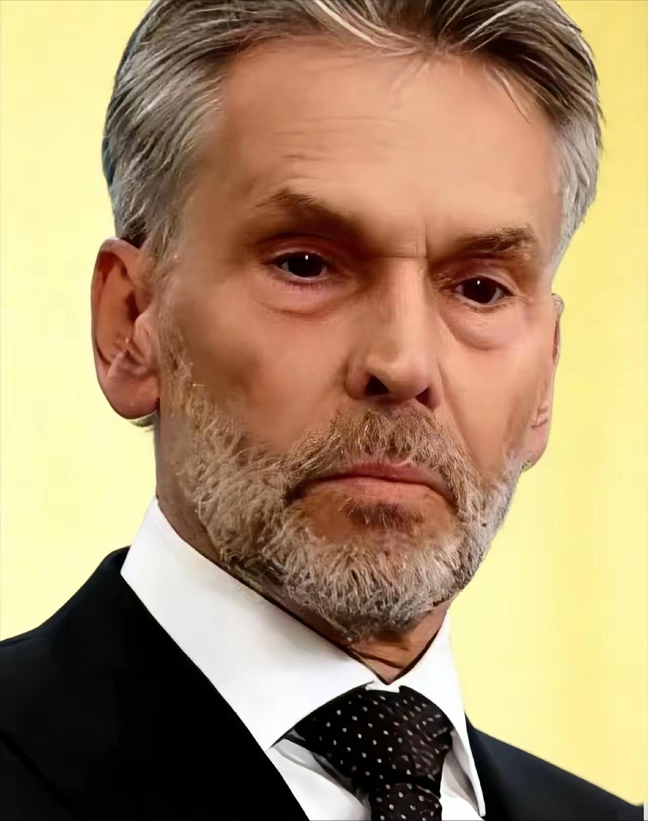 新年伊始荷兰对华芯片施压中方强硬回应凸显产业链自主决心岁末之际，荷兰方面突