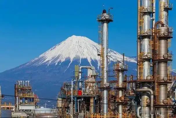 中日之间的问题，比仇恨严重一万倍，本质上是生存的争夺，几乎没有解决的可能。实际上