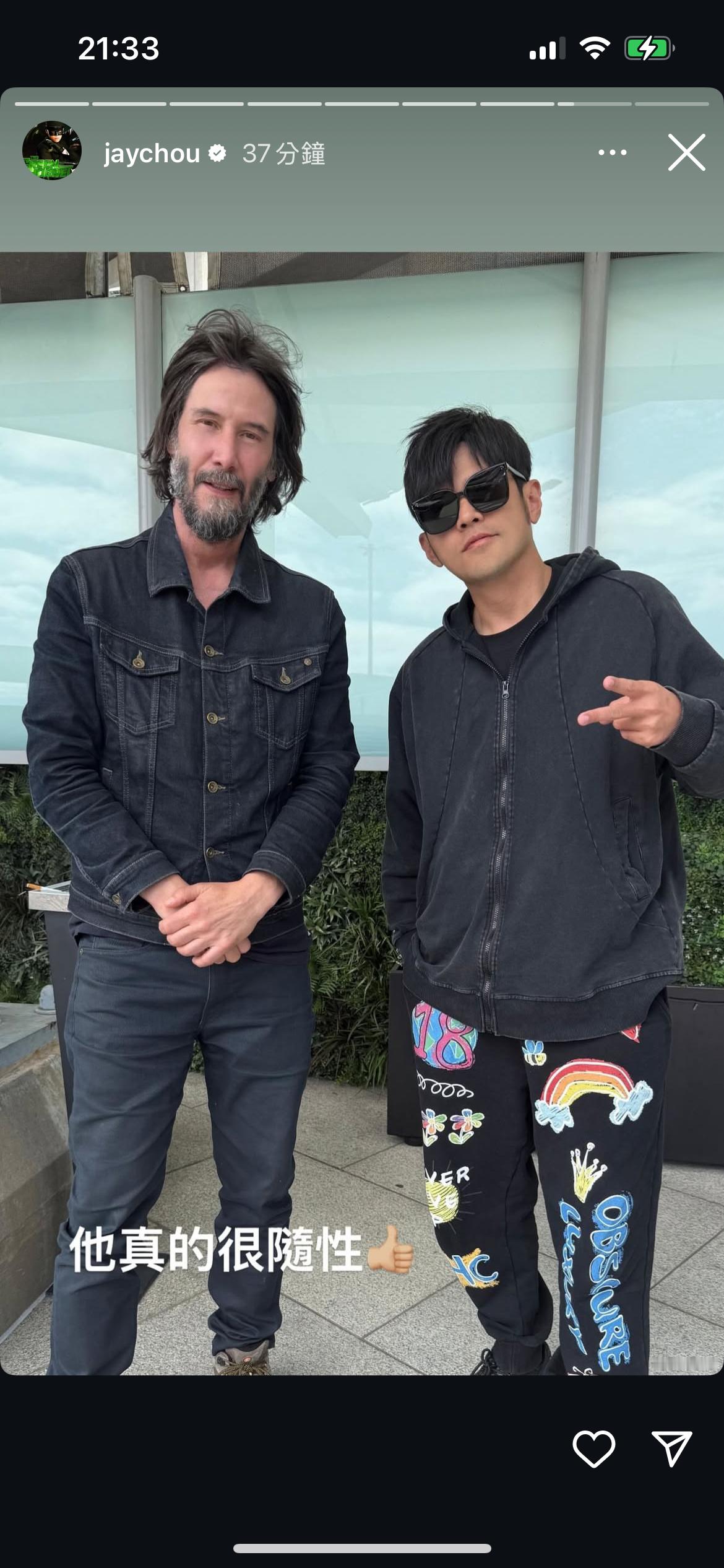 周杰伦和基努·里维斯合照✌️​​​