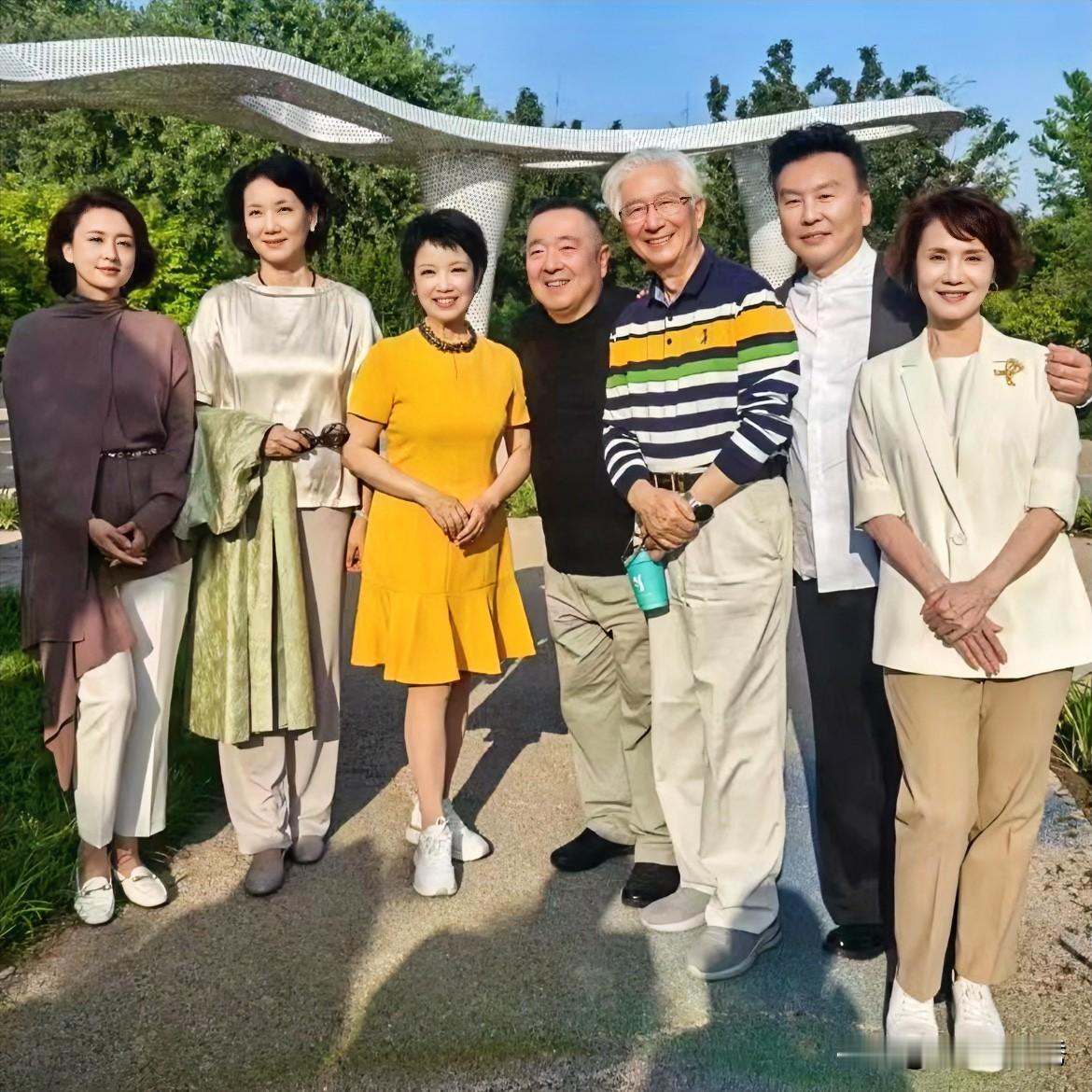 这些人都是从央视“走出来”的，张蕾最漂亮，李修平气质最端庄！央视“退休主持人