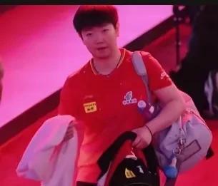 美国大满贯女运动员，其实都是奔着打败孙颖莎去的。因为孙颖莎是一些人的榜样，也是