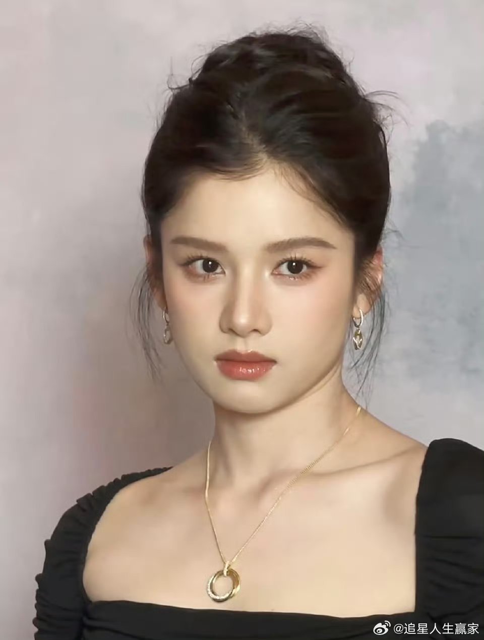 李兰迪张婧仪双生花把李兰迪张婧仪说成双生花的简直是天才两位都是国泰民安的长相