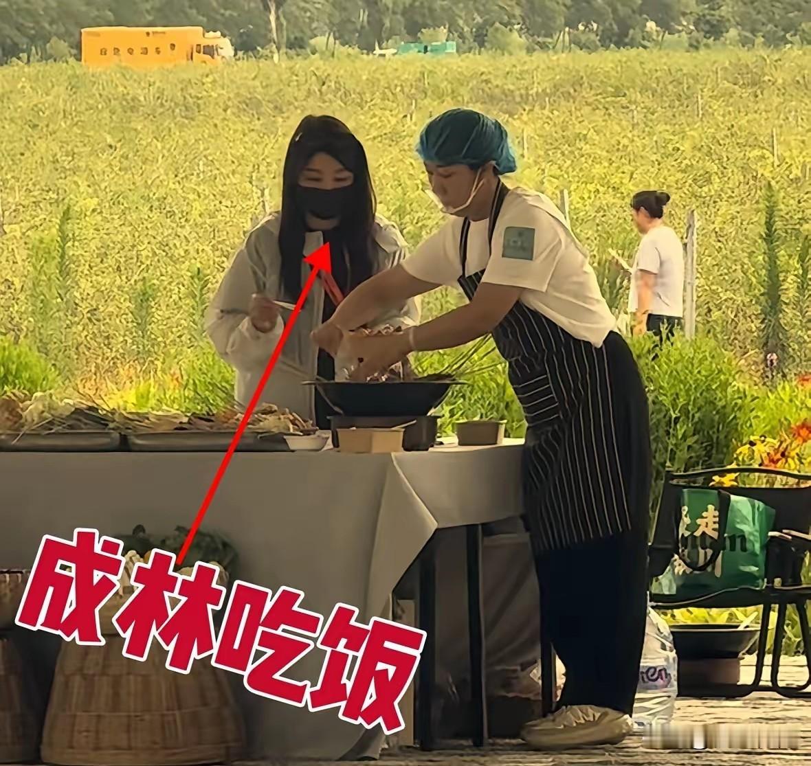 宁夏溯源那几天，董宇辉在镜头前带货，方成琳在镜头外干了三件事。第一，当司
