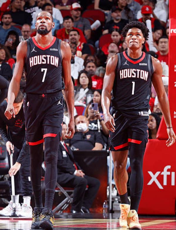 都说火箭队有相当多的射手，比如说谢泼德、小史密斯、杜兰特、奥科吉，甚至是所谓的射