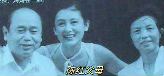 顶级的美貌真的从来都是有来由的。