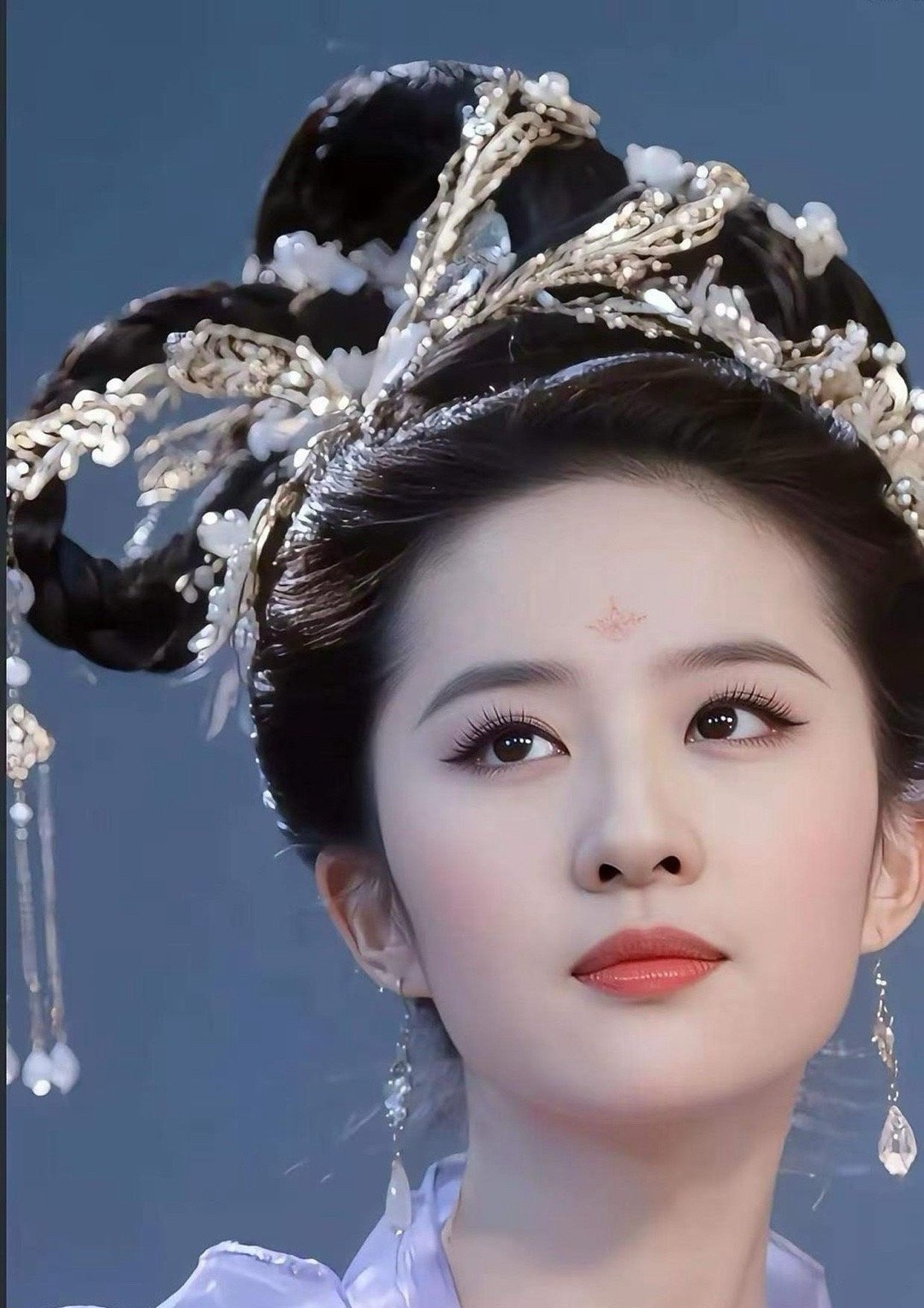 刘亦菲的嫦娥真是绝了，和86版西游记中的嫦娥不相上下