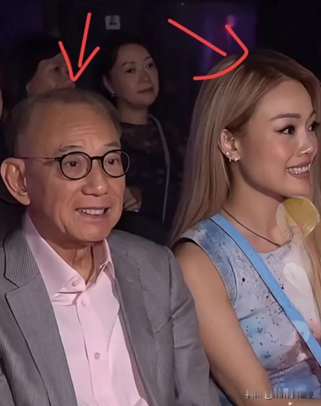 这下好了不仅是香港，全国人民都知道了！82岁的杨受成，45岁的容祖儿，两人