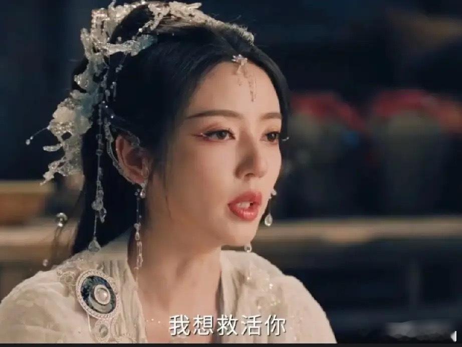 《天地剑心》龙微云被黑狐附身不是她为母报仇心切所致，而是她为了救权如沐的执念所致