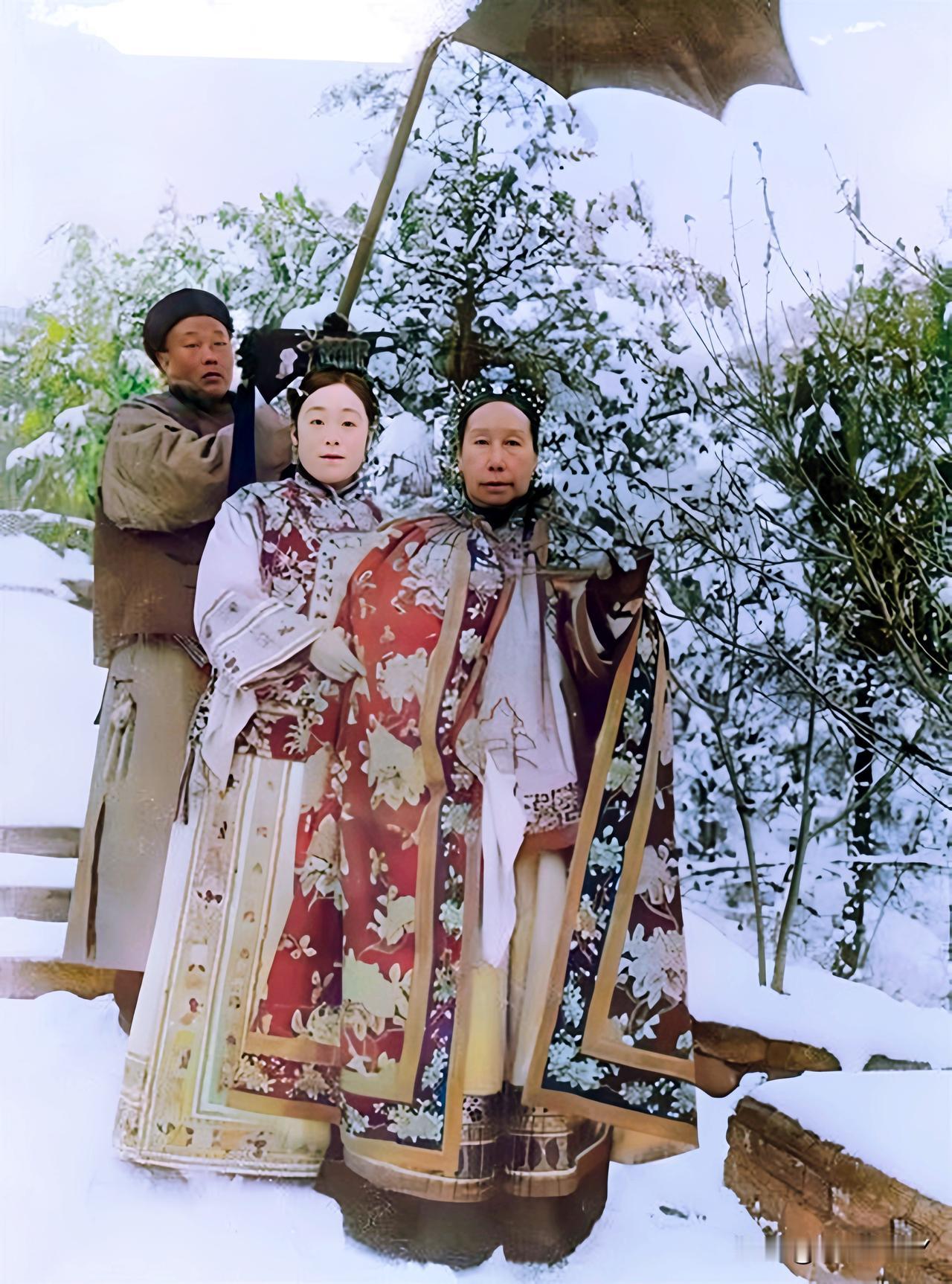 这才是真实的慈禧太后，大家都好好的看看吧！这绝对不是演戏，也绝对不是某演员所饰演