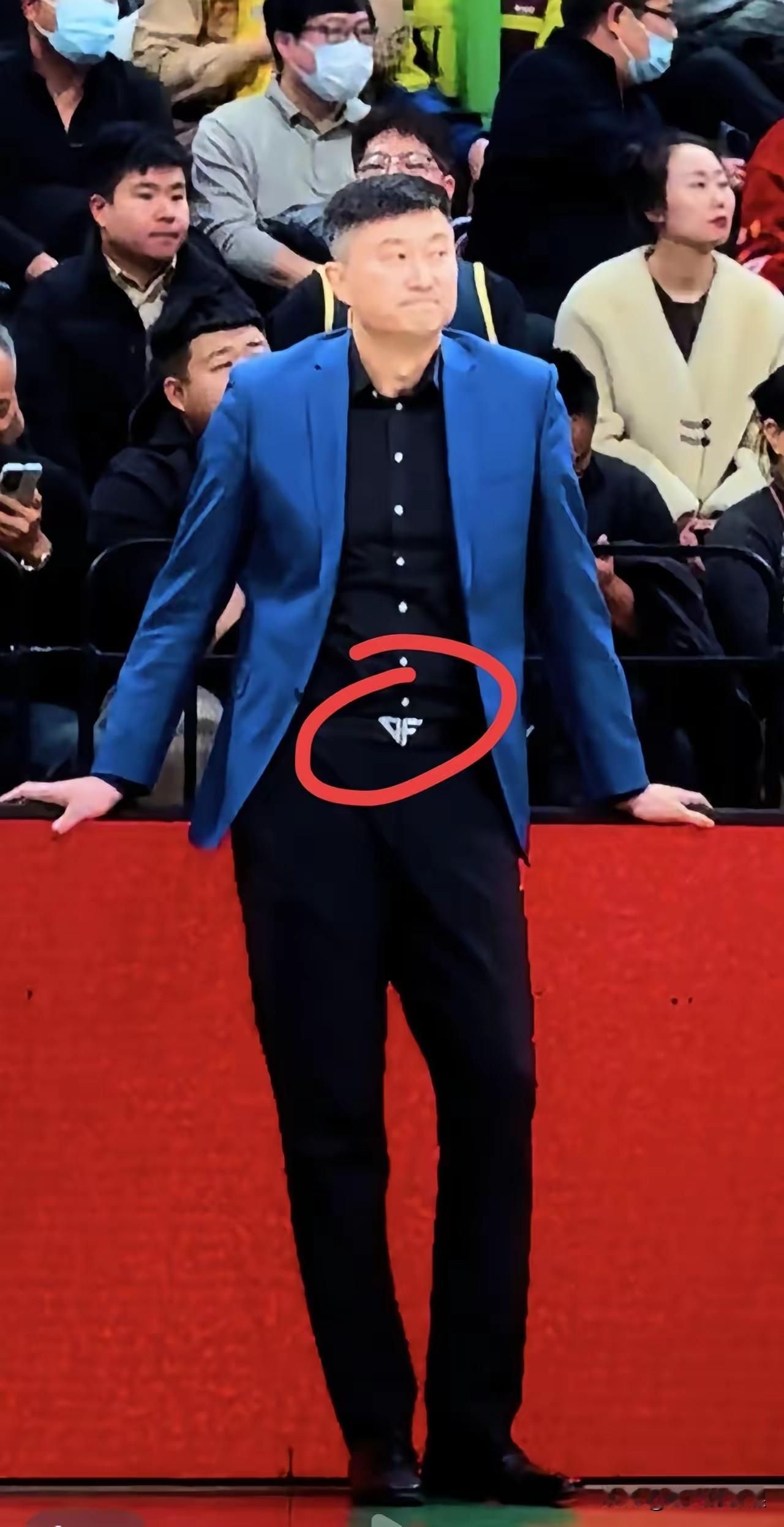 杜锋喜欢独特！看篮球的人几乎没有一个人不认识杜锋，他不仅是十一冠王广东队的主