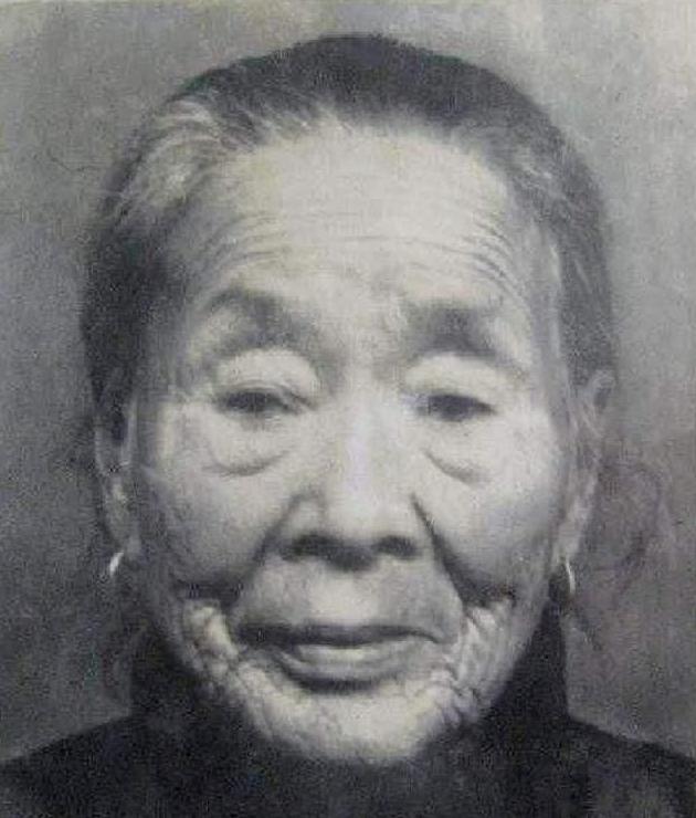 “戴笠情妇！”国民党美女特工张春莲，为了保命，隐姓埋名嫁给农民！30年生下8个孩