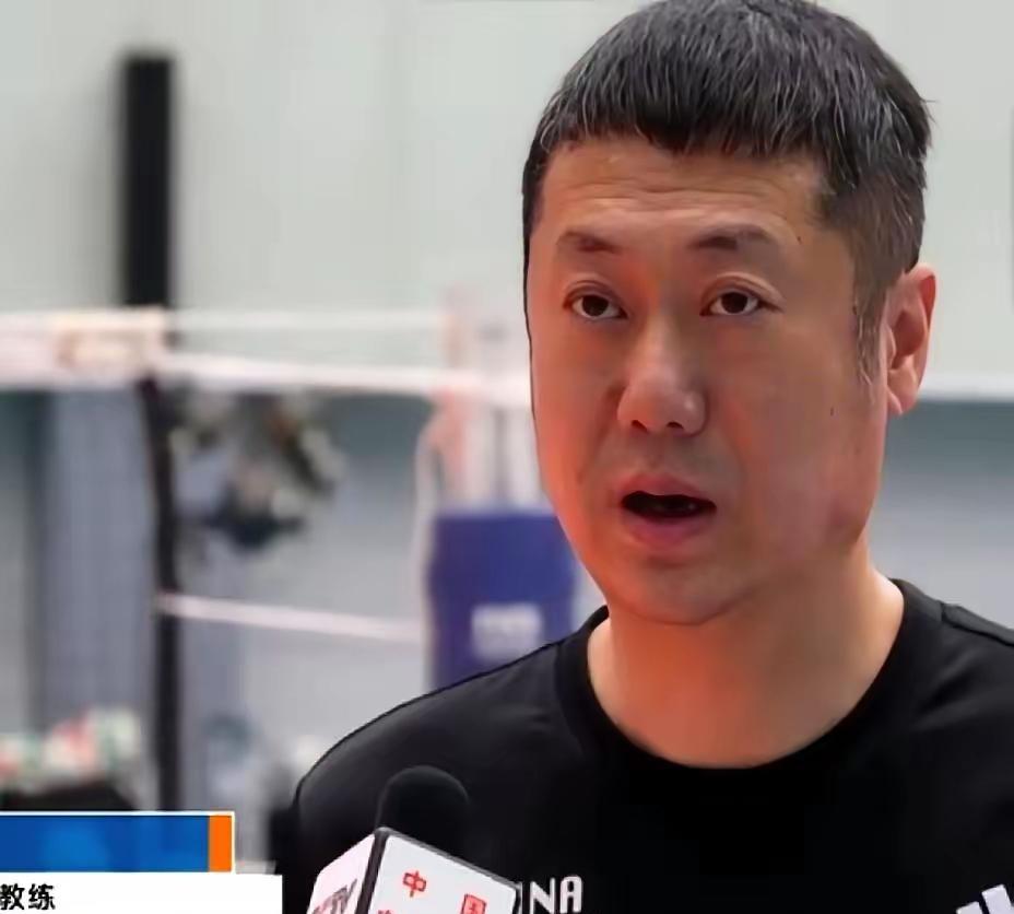我猜到了赵勇的调整，但是没猜到效果来得这么快。中国女排最近三场热身赛，后排进攻