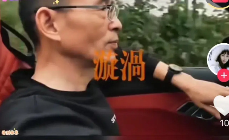 有网友说老谢现在就算睡着了，也得笑醒，因为他的前妻带货起码赚了上千万，这些将来都