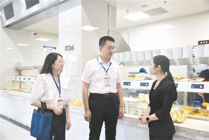 中纪委文章: 整治违规吃喝不是一阵风, 而是动真格、敢碰硬