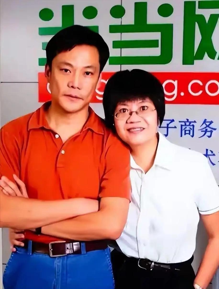 洪晃谈有钱人时，说有钱人分新钱和老钱。新钱人就是自己这一代才有钱的，老钱人是祖父