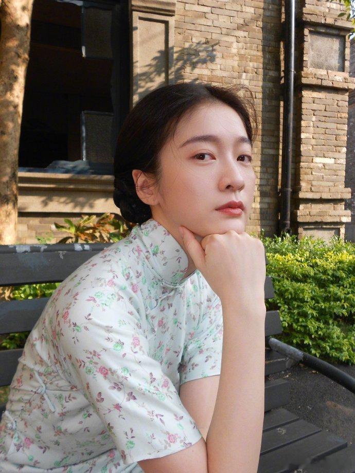 谁懂啊！张雪迎民国造型直接长在审美上～冯小刚新片 《抓特务》里有她出演的徐小妤，