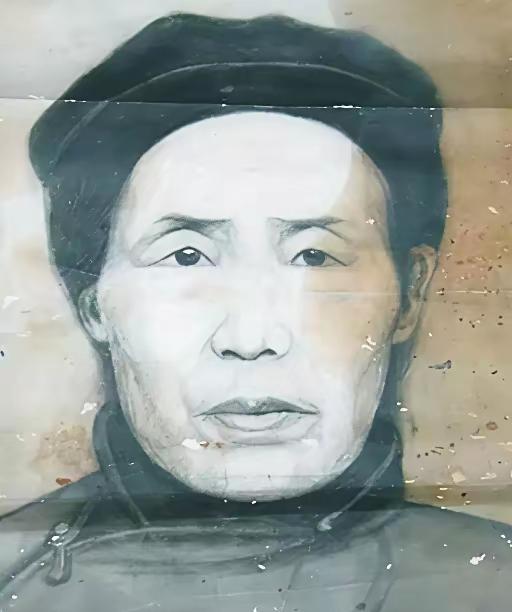 半夜，开国大将王树声被敌人追杀，躲进一位大娘进家中，敌人高喊：抓住王树声赏200