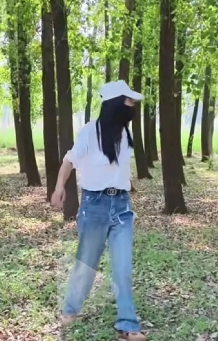 昨天和谈了一年的对象订婚了……未来婆婆直接把彩礼钱打到我卡上了，这事我妈也知道