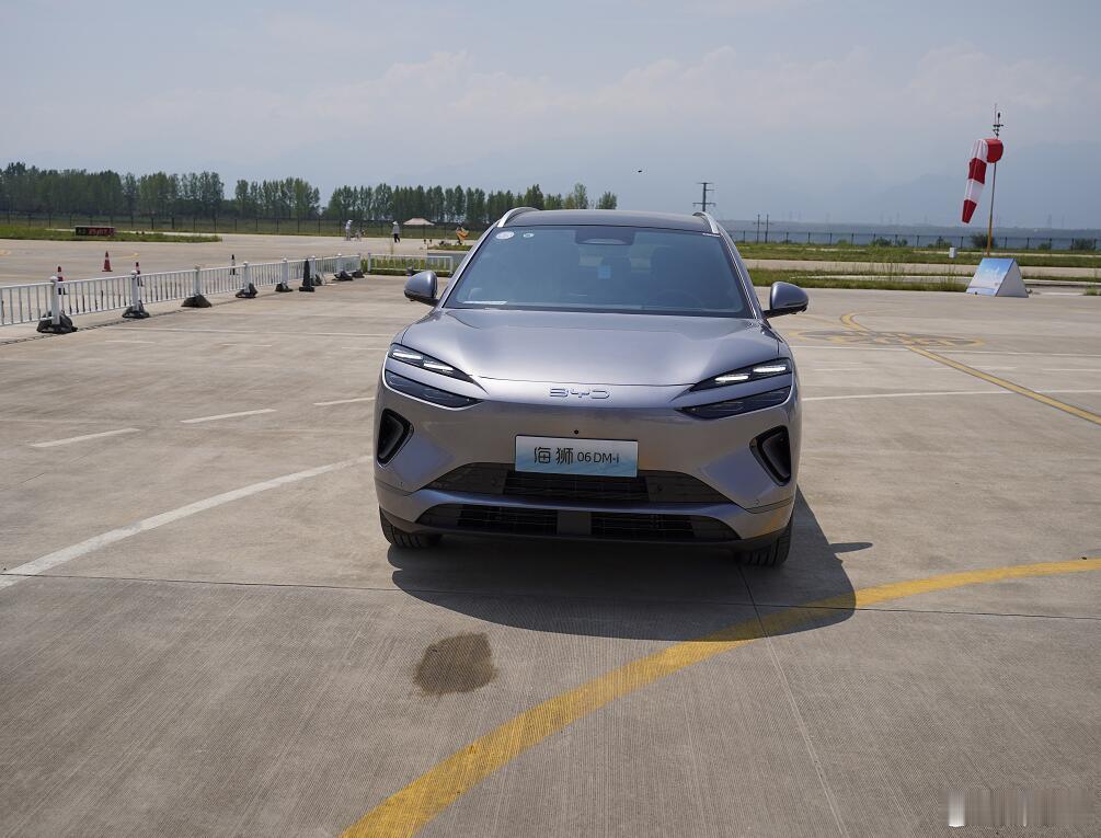哥们我来西安参加比亚迪海狮06的试驾会，其实对这车已经基本心里有数了，但是在坐进